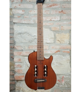 TRAVELER GUITARS Escape...