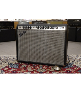 FENDER Vibrosonic Reverb...