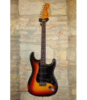 FENDER Stratocaster...