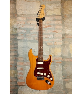 FENDER Stratocaster...