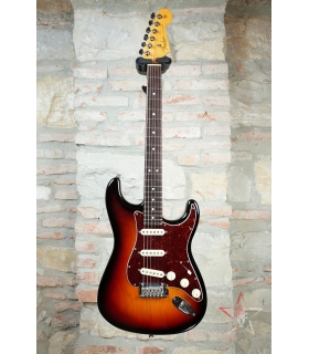 FENDER Stratocaster...